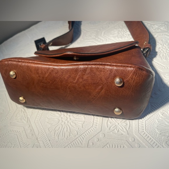 NWT Brown Isabelle Vegan Leather Adjustable Strap Shoulder Bag - Picture 6 of 11